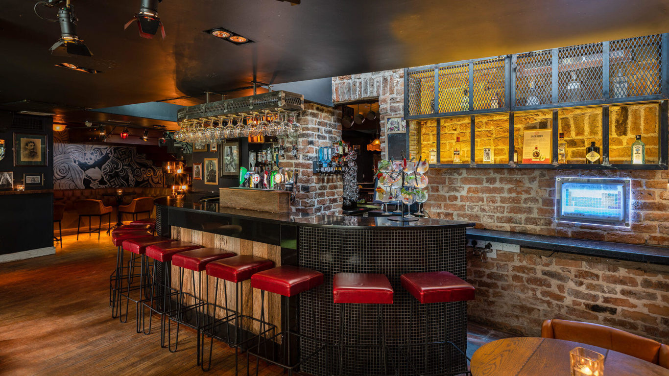 treacys-enniscorthy-lounge-04