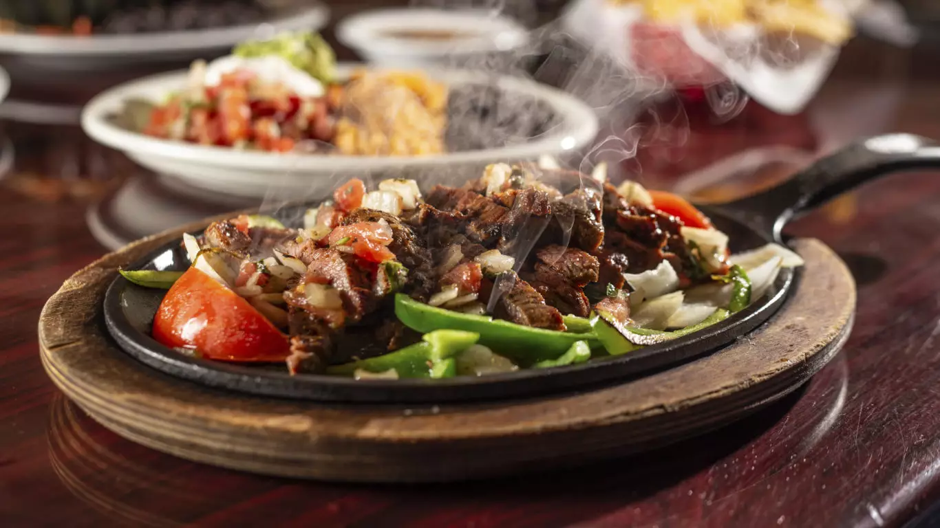 sizzling beef fajita platter