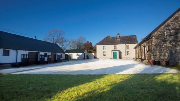 Kennedy-Homestead-Courtyard-2 (1)