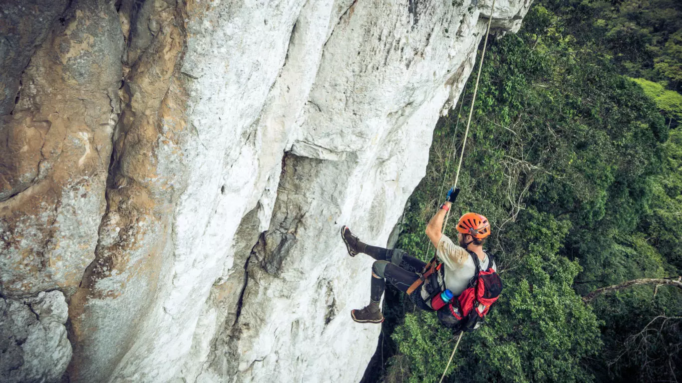 Abseiling – shutterstock_413207959